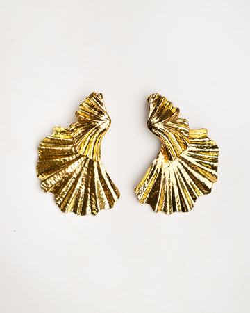 SHELL EARRING